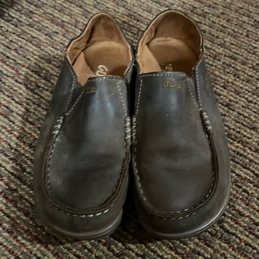 OluKai Maloa Boys SZ US K1 EUR 33 upper leather shoes. Great condition.